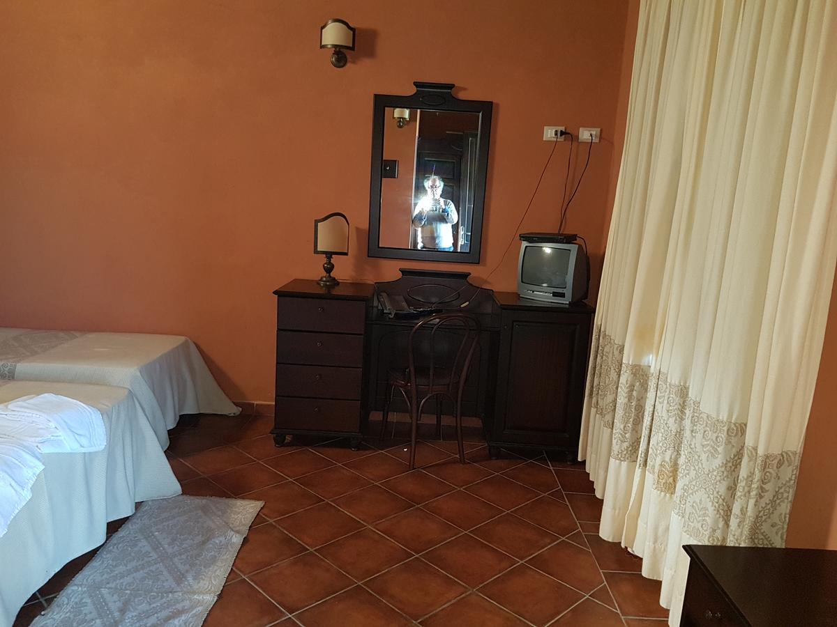 Hotel Sardus Pater Portixeddu Bagian luar foto
