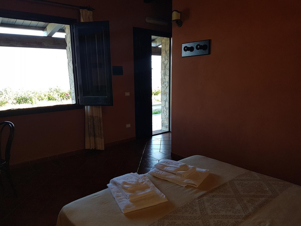 Hotel Sardus Pater Portixeddu Bagian luar foto